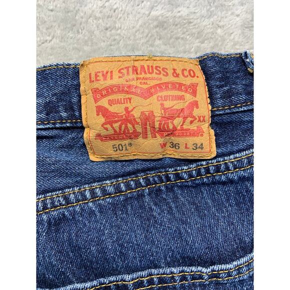 Levi's Jeans Men's 36x34 Medium Wash 501 Button Fly Straight Leg - Picture 4 of 13